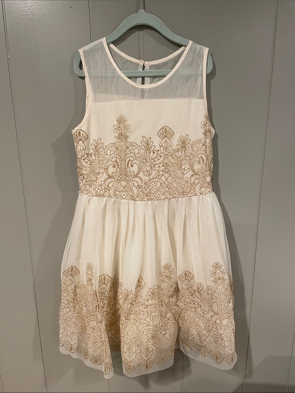 Children’s Place Girls Cream Dress with Gold Embroidery Girls 10